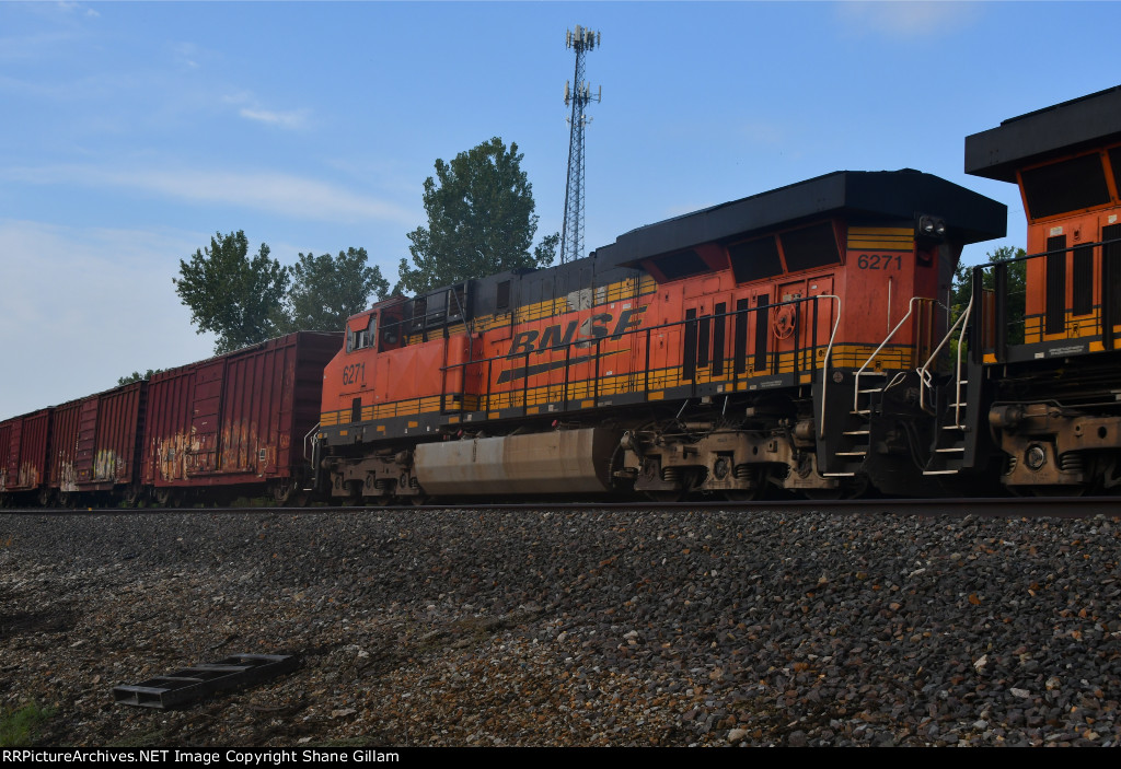 BNSF 6271